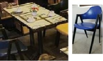 Conjunto de mesa vintage con 4 sillas azules